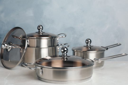 Bếp hồng ngoại dùng nồi gì? Có kén nồi Không? [Giải đáp A-Z]