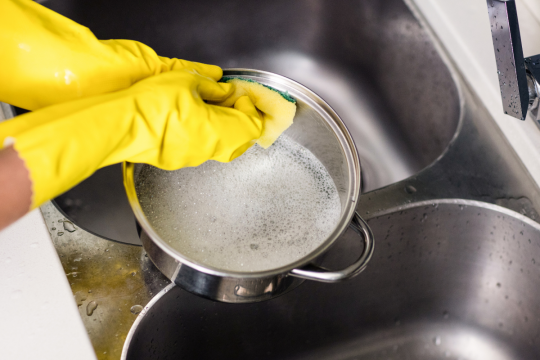 Bí quyết lau đồ inox sáng bóng như gương chỉ trong 5 phút