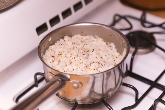 Cách nấu cơm bằng bếp ga dẻo thơm, chín đều không khê
