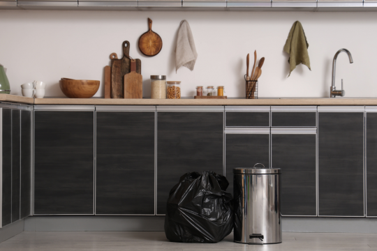 Cách khử mùi nhà bếp hiệu quả: từ mẹo tự nhiên đến giải pháp chuyên sâu