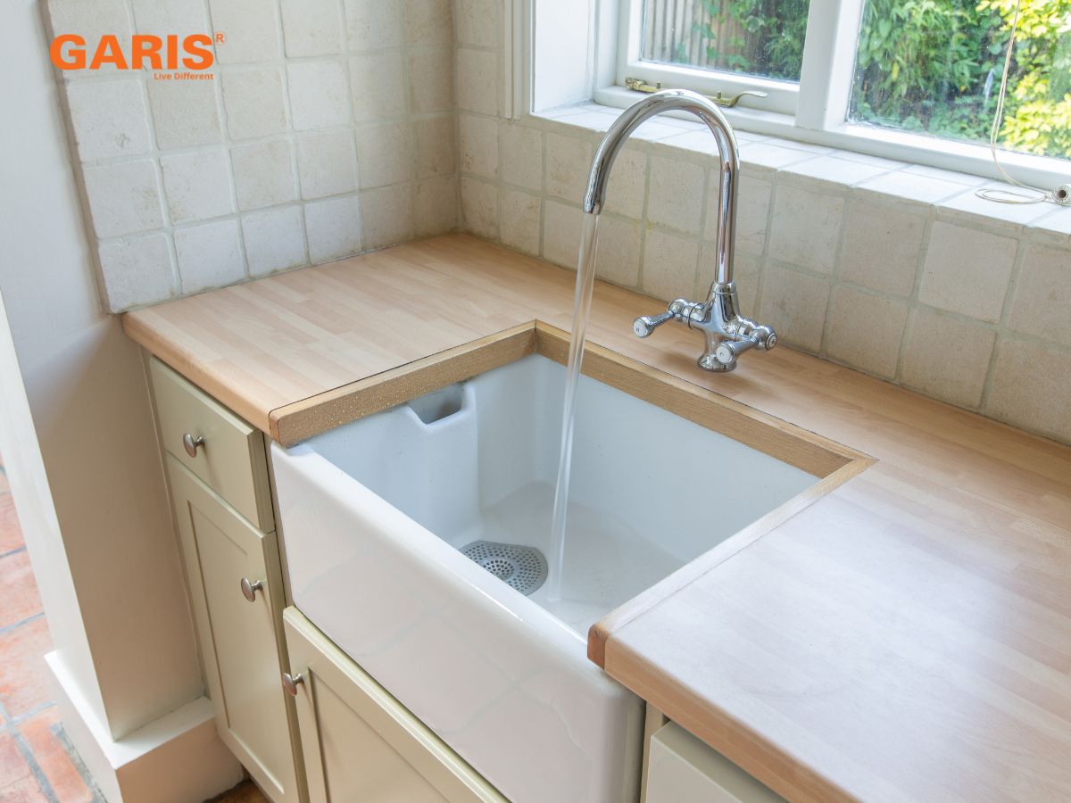 bon-rua-chen-inox-hay-da-tot-hon