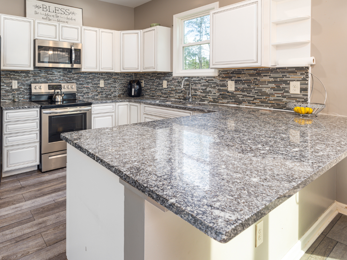 cach-lam-sach-ban-da-bep