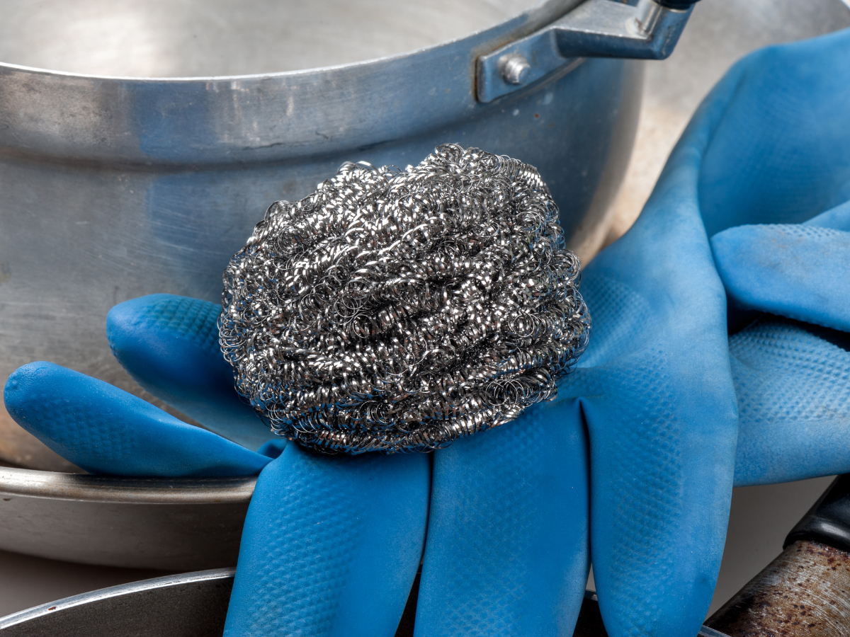 cach-lam-sach-ban-da-bep