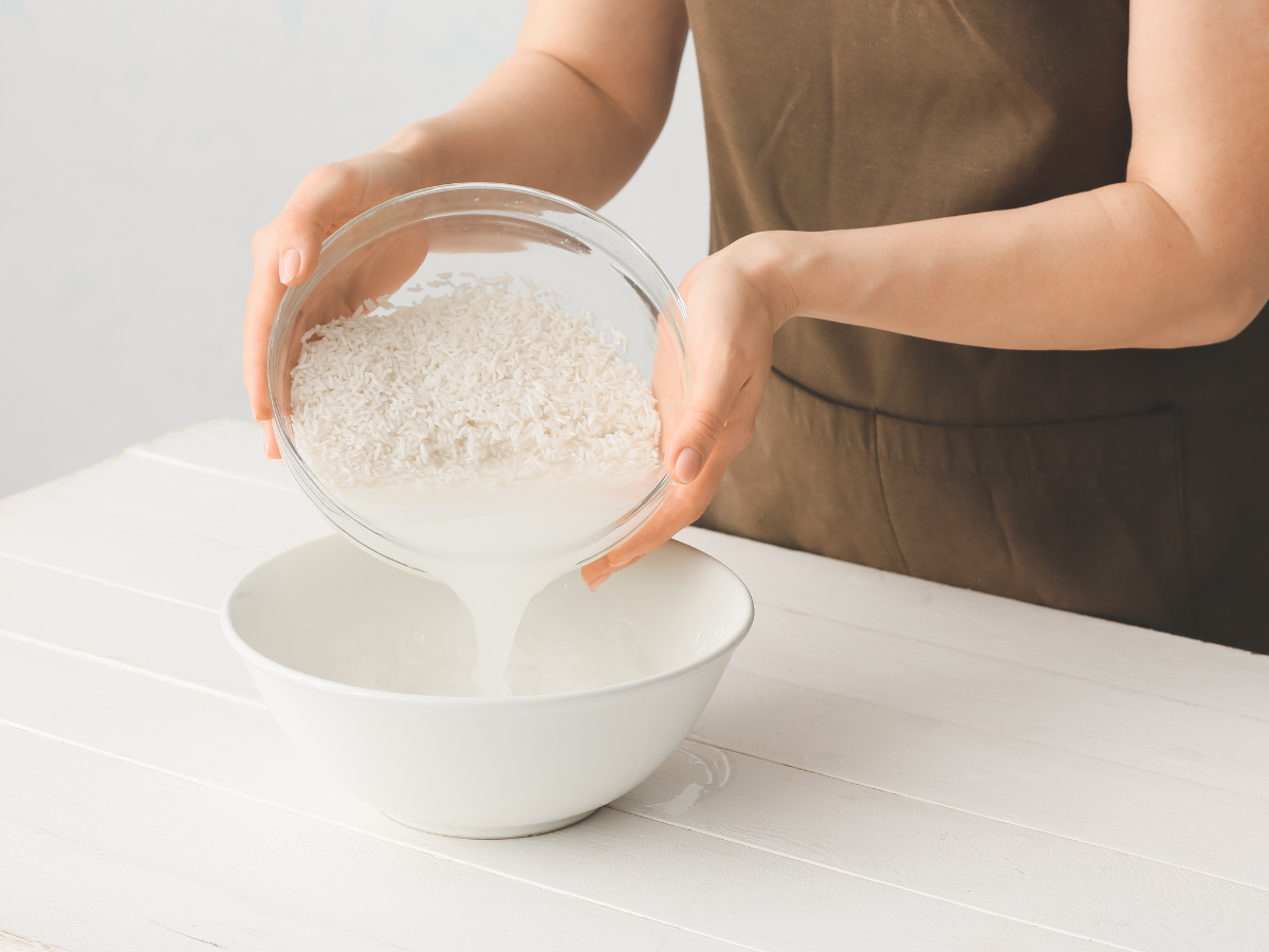 cach-nau-chao-trang-bang-bep-ga