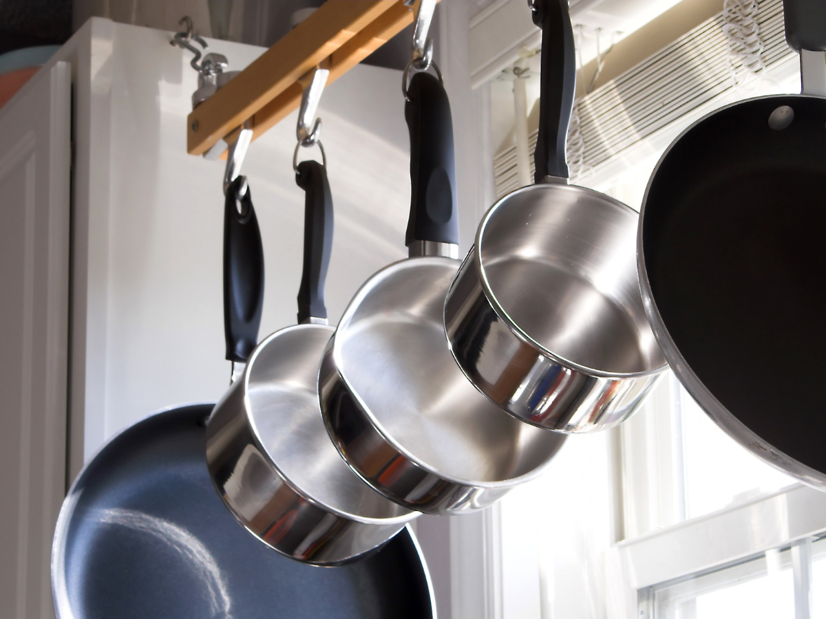 cach-sap-xep-xoong-noi-gon-gang