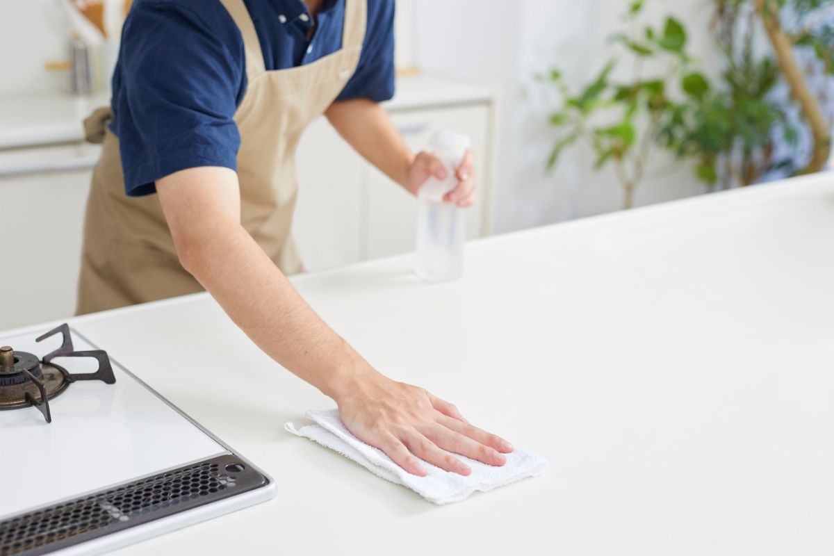 Cách tẩy vết ố trên đá granite