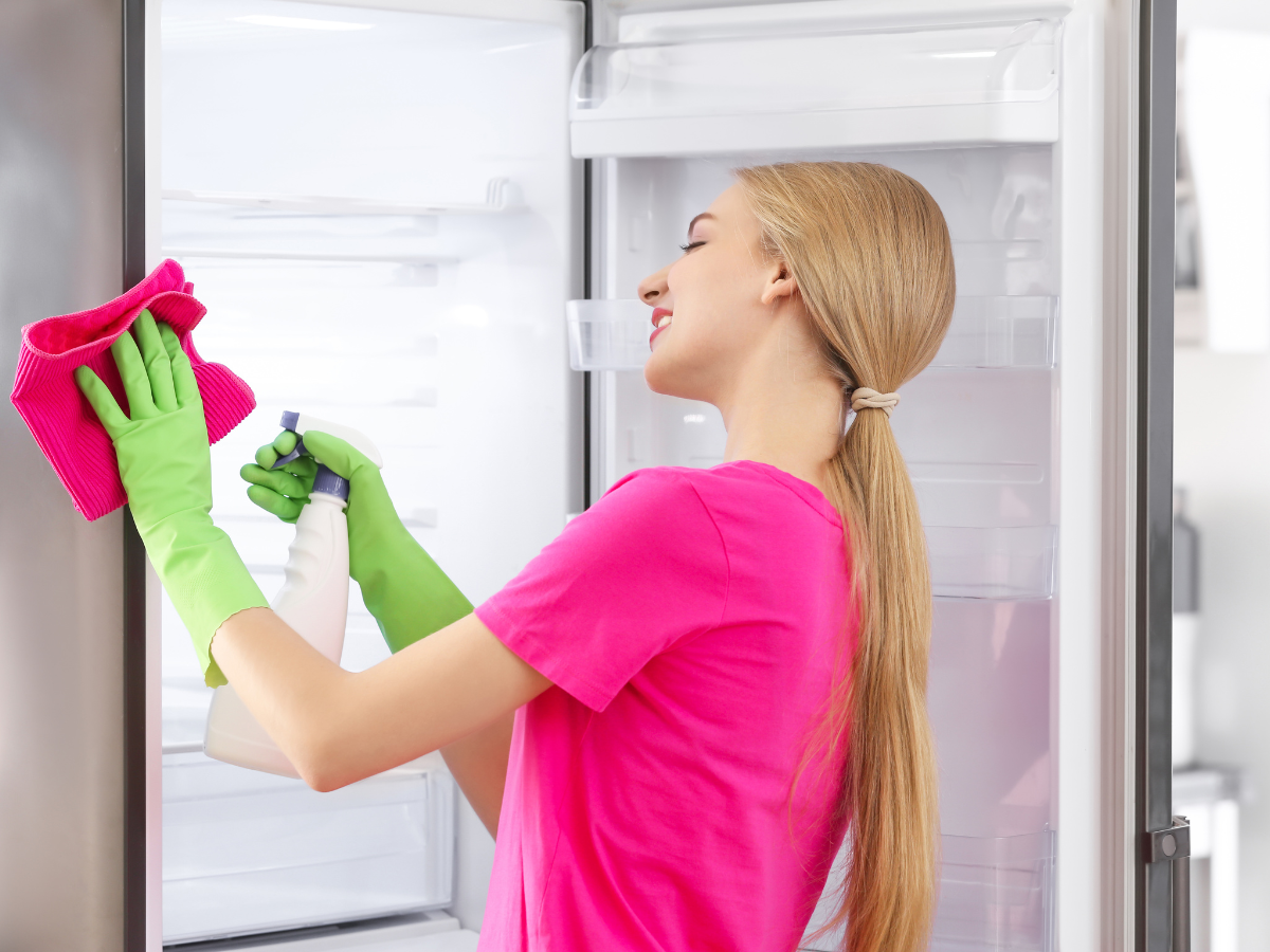 cách vệ sinh tủ lạnh hết mùi