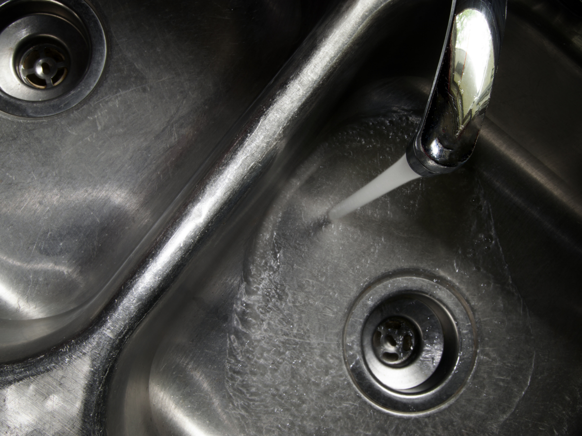 uu-nhuoc-diem-bon-rua-chen-1-ho-va-2-ho