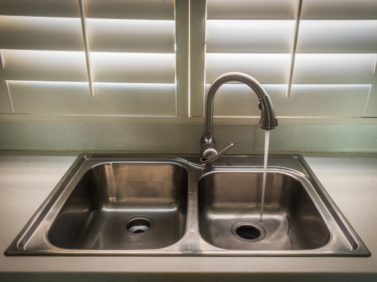 uu-nhuoc-diem-bon-rua-chen-1-ho-va-2-ho