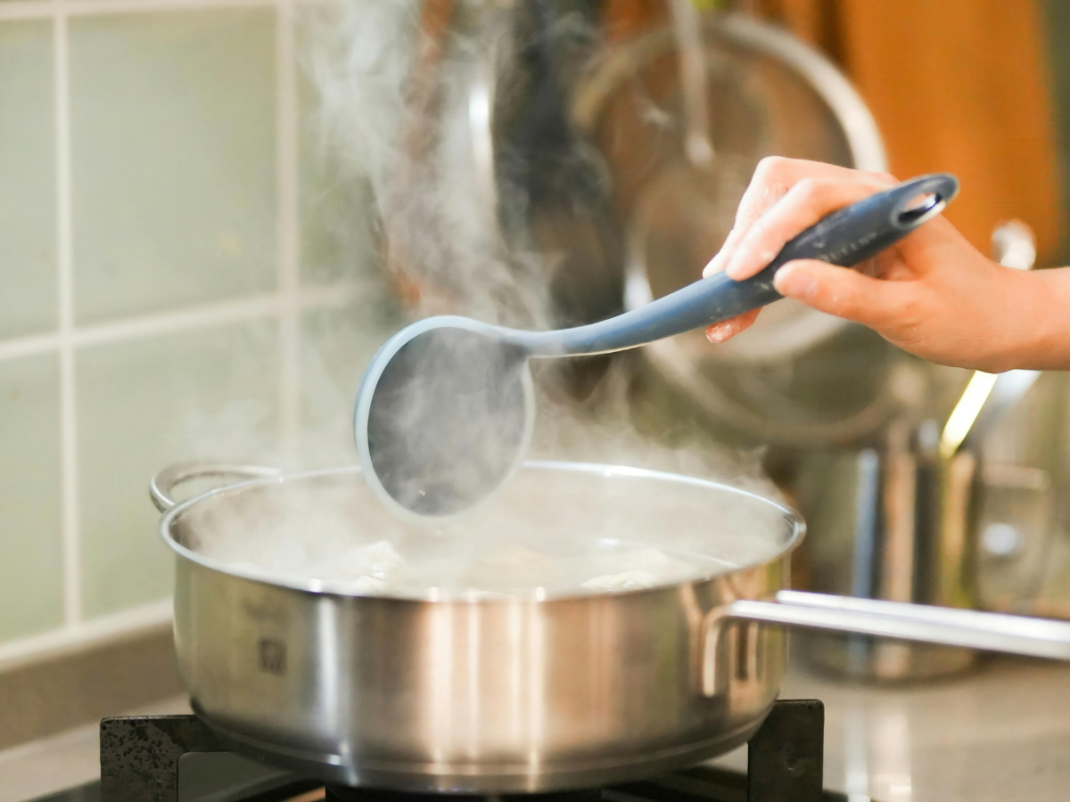 xu-ly-noi-inox-bi-chay-den